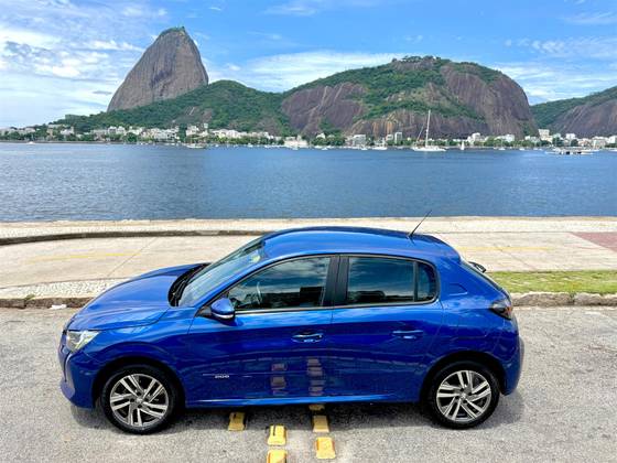 PEUGEOT 208 1.6 16V FLEX ALLURE AT6 PEUGEOT 208 1.6 16V FLEX ALLURE AT6